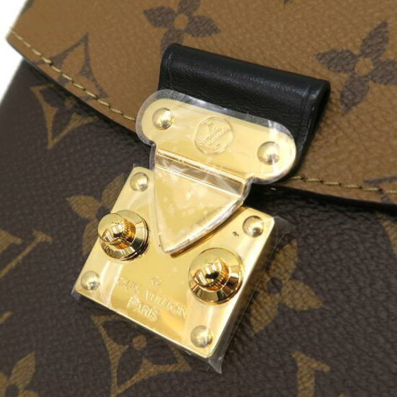 Louis Vuitton Camera - Picture 7 of 9
